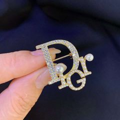  Cài Áo Nam, Nữ - Dior Màu Vàng Ngọc Trai & Pha Lê Trắng (AI) 