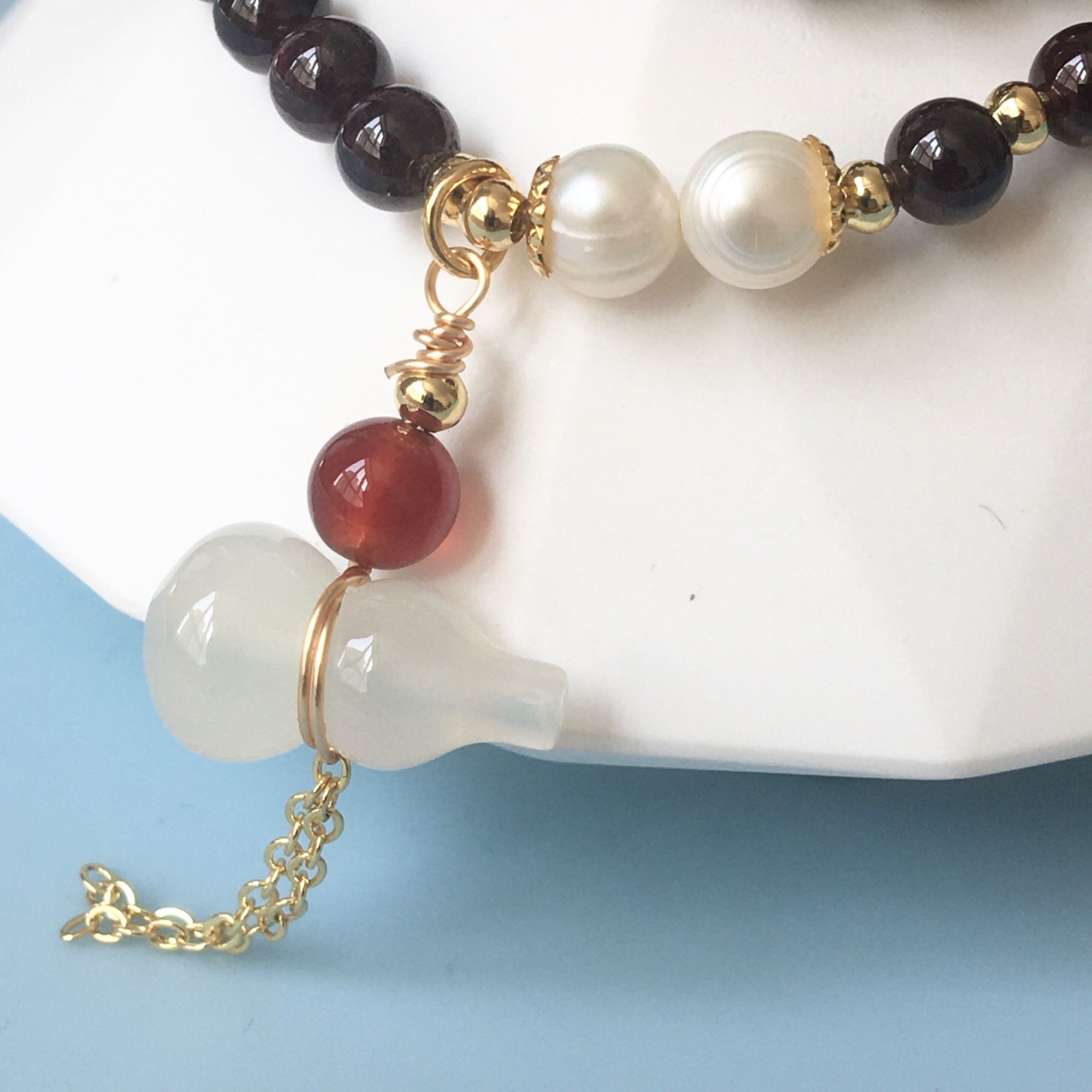  Vòng Đá Phong Thuỷ Cao Cấp - 2 Vòng Hồ Lô Mã Não, Ngọc Trai Nước Ngọt, Đá Garnet Tự Nhiên 