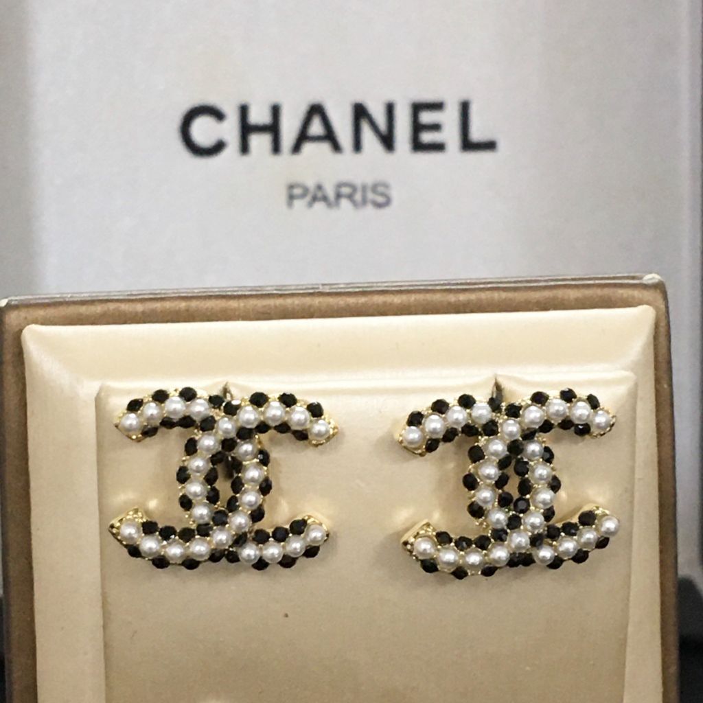  Bông Tai Chanel Màu Vàng Ngọc Trai & Pha Lê Đen (BF) 