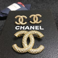  Bộ Trang Sức Chanel Vàng - Cài Áo & Bông Tai Pha Lê Trắng (AF) 