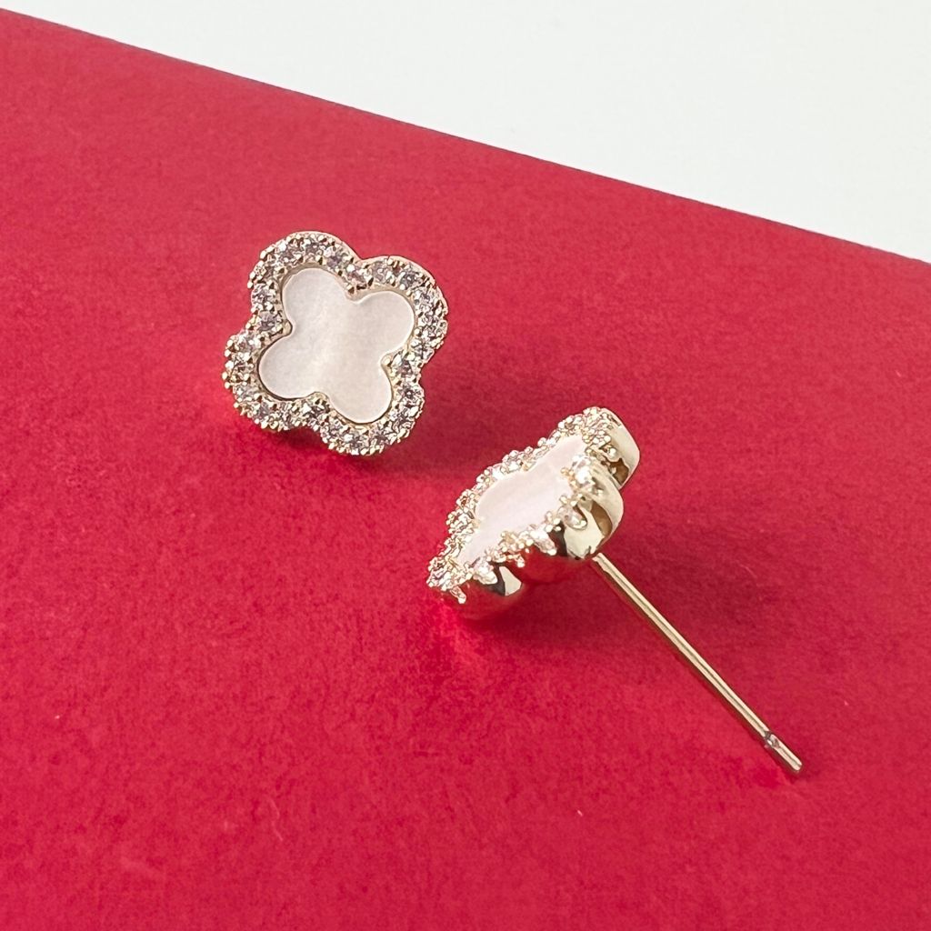  Bông Tai Cỏ 4 Lá May Mắn 1cm Vỏ Trai Thiên Nhiên & Pha Lê Trắng (AG) 