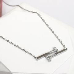  Dây Chuyền Titan Cao Cấp - 2 Cây Đinh Pha Lê Trắng 