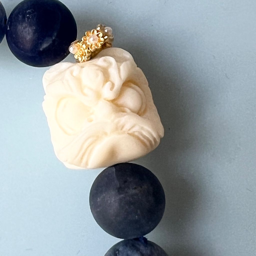  Vòng Tay Phong Thuỷ Cao Cấp - Đá Sodalite Xanh Lam & Hạt Tagua Ngà Voi Tự Nhiên 