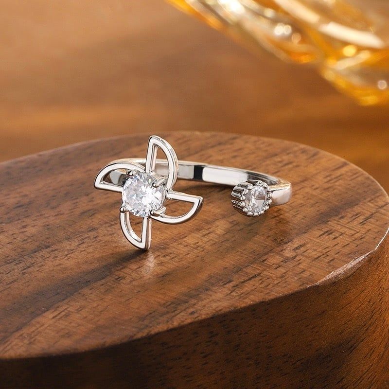  Bộ Trang Sức Bạc Cao Cấp - Dây Chuyền & Nhẫn Chong Chóng May Mắn Pha Lê Trắng 