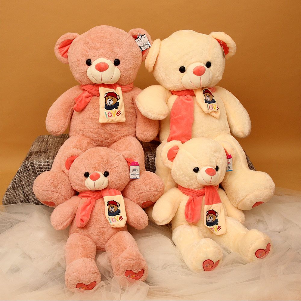 Gấu Teddy choàng khăn chân Love