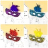  Mặt nạ Halloween khuyết lông vũ giữa 