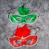  Mặt nạ Halloween khuyết lông vũ giữa 