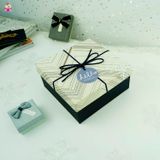  Hộp quà vuông nơ hello 