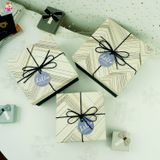  Hộp quà vuông nơ hello 