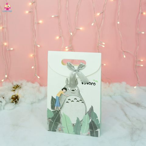 Túi giấy dán Totoro