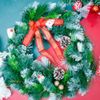 Vòng nguyệt quế gắn quả thông trang trí Noel