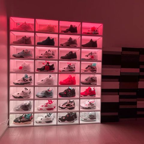  ​Ingrem Smart LED Shoebox hộp trưng bày giày thông minh 