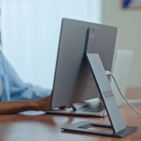  Màn Hình Rời Đa Năng SOTSU FlipAction – Tối Ưu Không Gian Làm Việc Di Động 