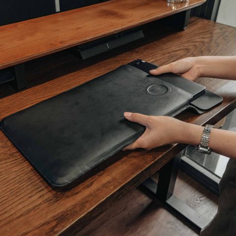  Túi Đựng Laptop Kiêm Sạc Không Dây 9Space 4-in-1 | Mang theo sức mạnh công nghệ mọi lúc, mọi nơi 