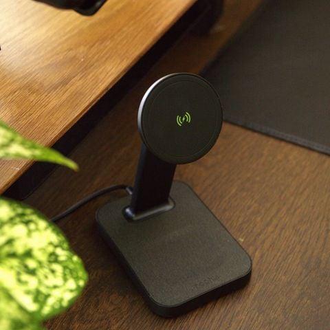  Đế sạc Mophie Snap+ Stand & Pad với tính năng hỗ trợ sạc nhanh và thiết kế tiện lợi cho nhiều thiết bị 
