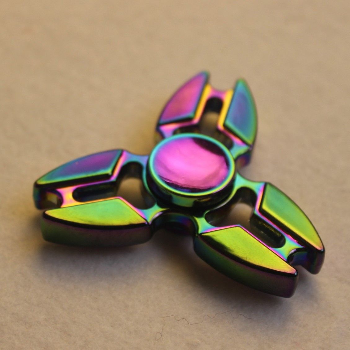Một chiếc Fidget Spinner bị cấm lên máy bay vì giống vũ khí  VnExpress  Số hóa