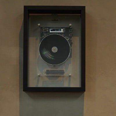  Đầu CD Treo Tường CoolGeek MusicFrame M1 – Khung Tranh Âm Nhạc Cho Không Gian Sống 