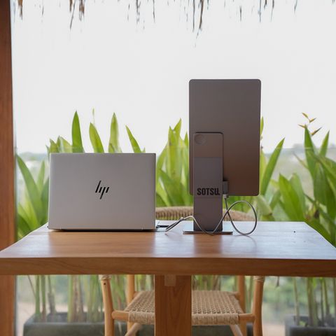  Màn Hình Rời Đa Năng SOTSU FlipAction – Tối Ưu Không Gian Làm Việc Di Động 