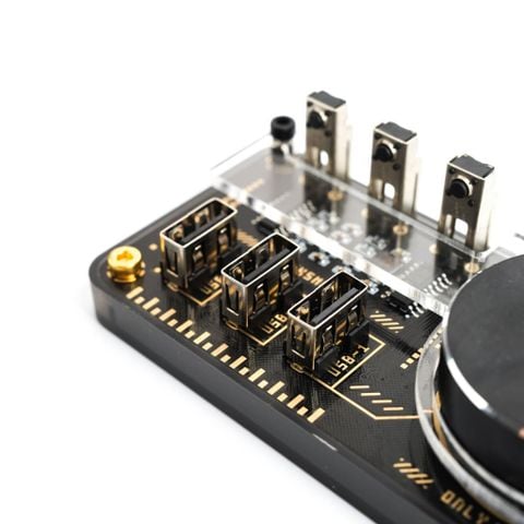  GeekHub EDC Essential Hub - Tăng Năng Suất với Cổng USB Đa Dạng và Phím Tắt Có Thể Lập Trình 