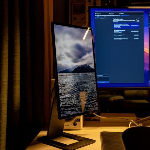  Màn Hình Rời Đa Năng SOTSU FlipAction – Tối Ưu Không Gian Làm Việc Di Động 