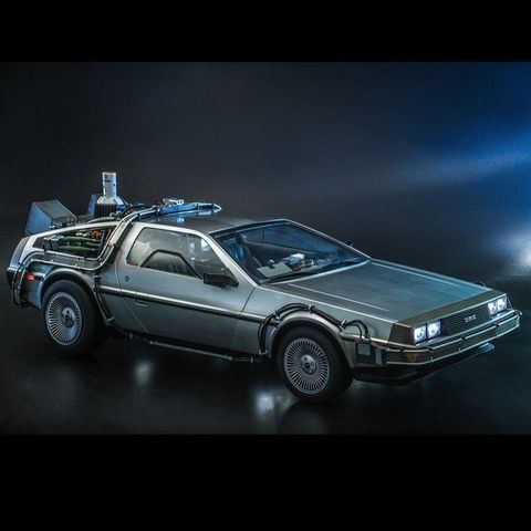  Mô hình 3D DIY HOTTOYS Back to the Future II Cỗ Máy Thời Gian DeLorean MMS636 
