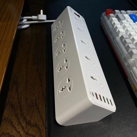  Ổ Cắm Điện Đa Năng LDNIO SC10610 - 10 Ổ Cắm + 6 Cổng Sạc USB & Type-C, Công Suất 2500W, Tự Ngắt An Toàn, Chống Cháy Chuẩn EU 
