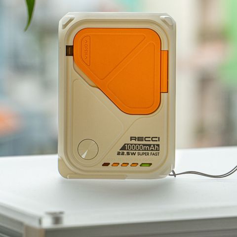 [HÀNG SẴN GIAO NGAY] Sạc Dự Phòng Recci RPBA06WHITE - Dung Lượng 10000mAh, Sạc Nhanh 22.5W 