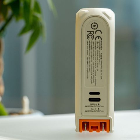  [HÀNG SẴN GIAO NGAY] Sạc Dự Phòng Recci RPBA06WHITE - Dung Lượng 10000mAh, Sạc Nhanh 22.5W 