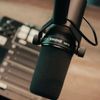  Micro Thu Âm Shure SM7B, Hướng thu Cardioid chuẩn xác, Bộ lọc pop tích hợp và mút lọc A7WS, Lựa chọn hàng đầu cho âm thanh chuyên nghiệp 