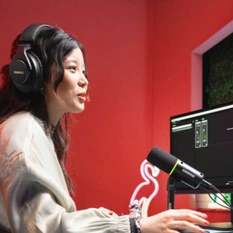  Micro thu âm Shure MV6, Có chế độ tự động cân bằng âm lượng, Bộ khử nhiễu thời gian thực 