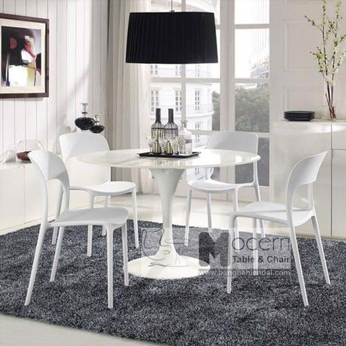 Ghế ăn xếp chồng nhựa đúc MILAN