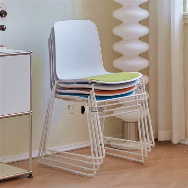Ghế ăn xếp chồng thân nhựa CC1552-P