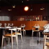 Ghế gỗ có nệm Elbow