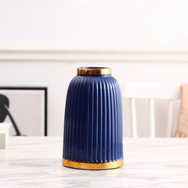 Bình sứ cắm hoa sọc xanh dương viền vàng