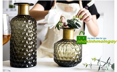 Bình thủy tinh cắm hoa tổ ong cổ vàng