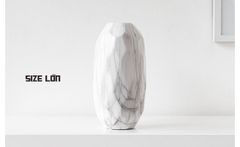 Bình sứ trắng cắm hoa vân đá