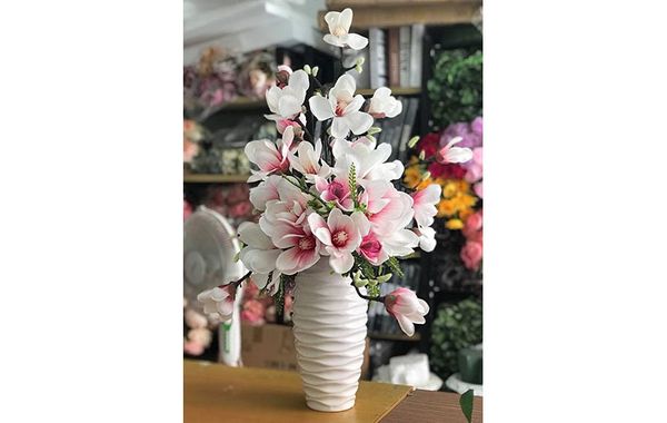 Bình hoa ngọc lan trang trí phòng khách