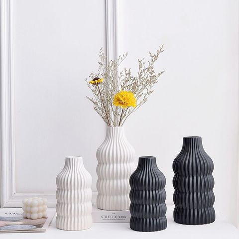 Bình sứ cắm hoa con sâu NX02