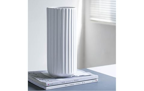 Binh-su-cam-hoa-kami