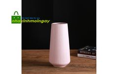 Bình gốm sứ cắm hoa vân sọc