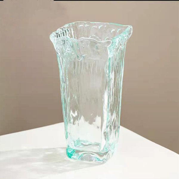 Bình thủy tinh cắm hoa gợn sóng