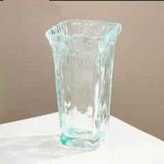 Bình thủy tinh cắm hoa gợn sóng