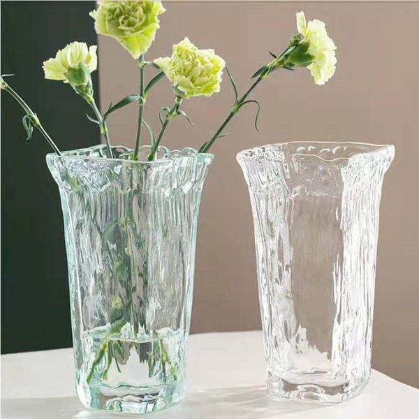 Bình thủy tinh cắm hoa gợn sóng