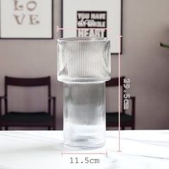 Bình thuỷ tinh cắm hoa kẻ sọc trang trí