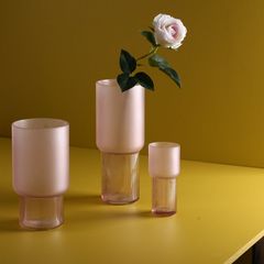 Bình thủy tinh cắm hoa đáy sọc hồng