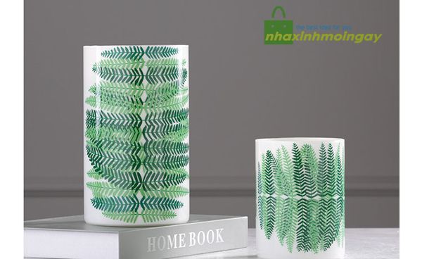 Bình thủy tinh in hình lá