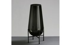 Bình thủy tinh xám kèm chân đế