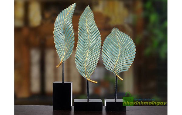 Bộ lá cây viền vàng trang trí