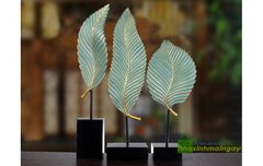 Bộ lá cây viền vàng trang trí