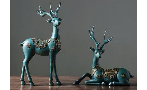 Cặp nai đeo cườm trang trí